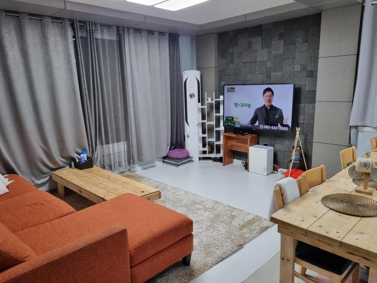 Gashi Sarang Bed & Breakfast Seogwipo Exterior photo