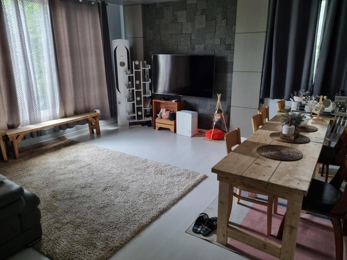 Gashi Sarang Bed & Breakfast Seogwipo Exterior photo